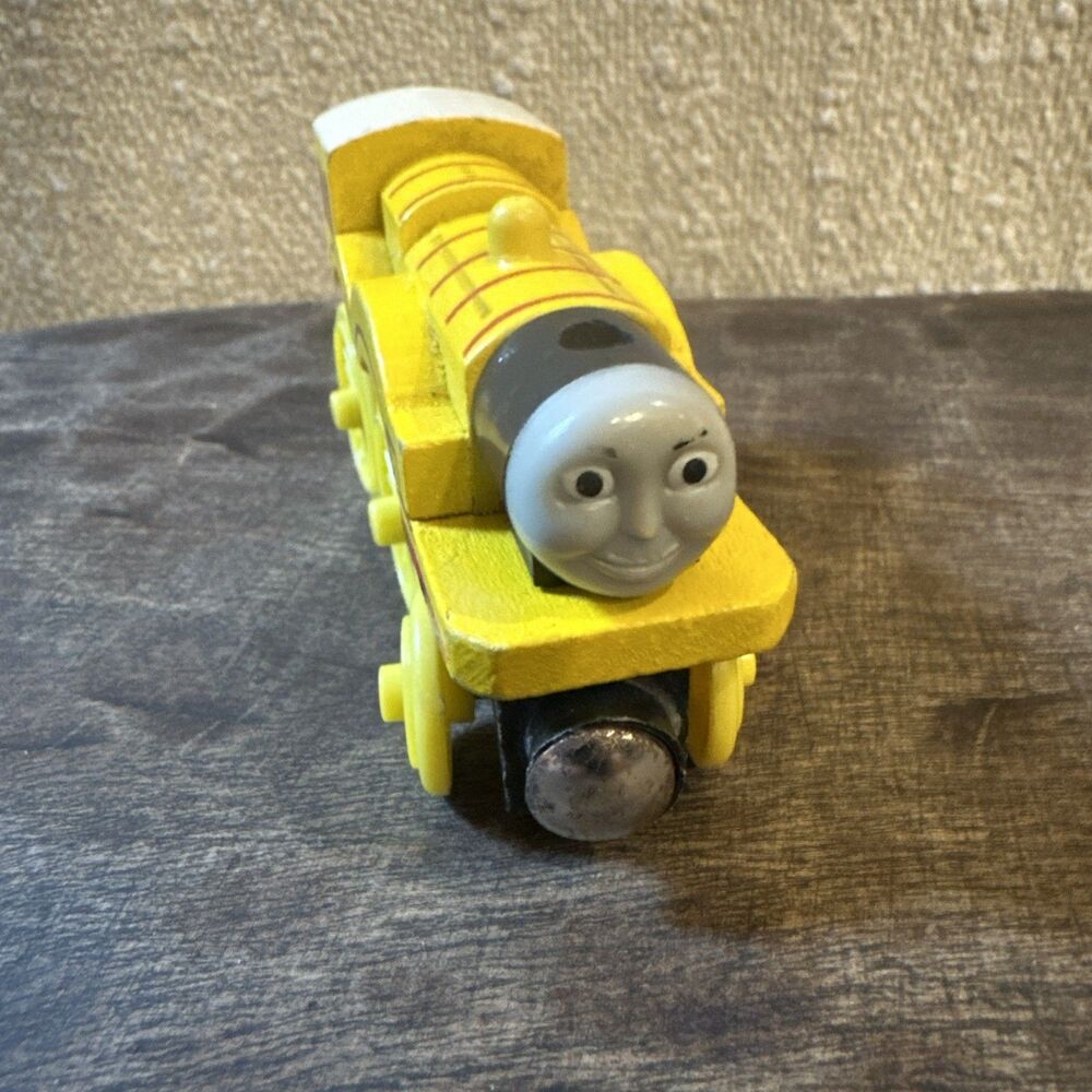 Thomas & Friends Wooden Railway Molly Yellow Engine Train